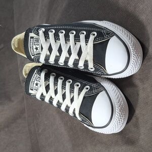 Converse Chuck Taylor All Star Classic Black Ox Low Lace Up Sneakers VG- US 7.5